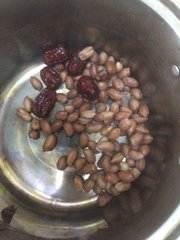 炖猪蹄汤时，千万不要直接炖！如果少了这1步，猪蹄臭味非常重5