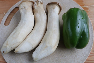 隔三差五准炖一次：这菜用来炖汤，汁多有嚼劲，上桌比肉还受欢迎3