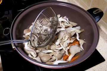 白菜最新做法：不炖豆腐, 不凉拌, 不放一块肉, 比吃肉香, 特解馋4