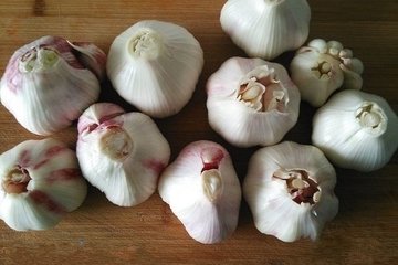 糖醋蒜的腌制方法1