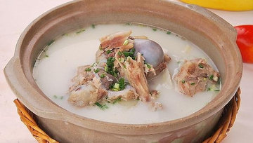 放错了“水”的补钙大骨汤，汤色不白肉不鲜美7