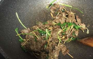 牙签牛肉的做法4