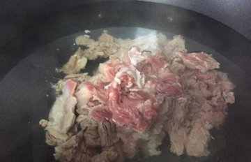 清汤牛肉的做法1