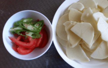 多“一步”贼香，入冬后我家就爱这样吃土豆，酸辣开胃又暖身2