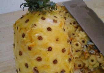 菠萝怎么削皮2