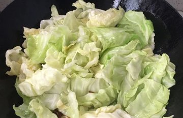 手撕包菜的家常做法5