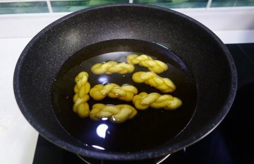 麻花的制作方法8