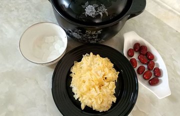 银耳红枣汤1