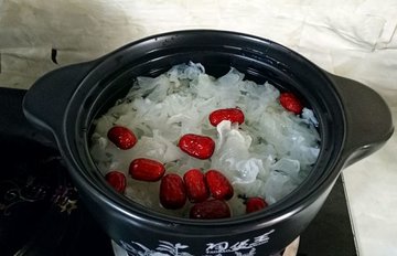 银耳红枣汤3