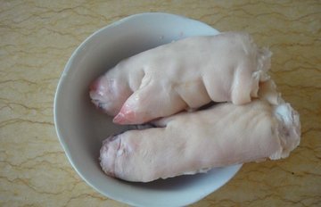 猪蹄怎么做好吃1