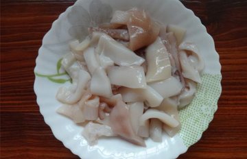 烤鱿鱼的做法1