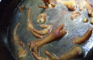 鸡爪子的做法4