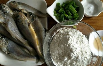小黄花鱼的家常做法1
