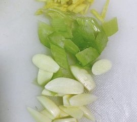 尖椒干豆腐3