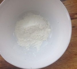 椒盐蘑菇的做法4