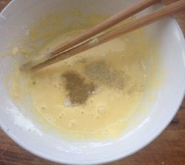 椒盐蘑菇的做法7