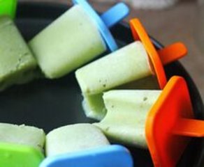 香蕉牛油果雪糕的做法