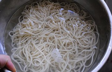 炒面条的做法4