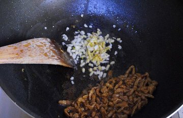 炒面条的做法6