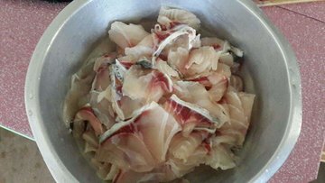 鱼片上浆记住这几点，做出的鱼片口感更细腻弹滑，怎么做都好吃 3