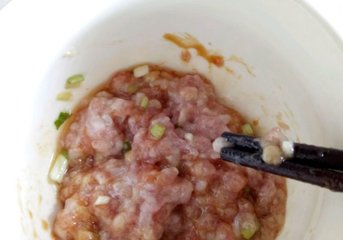 1岁宝宝食谱大全及做法大全之豆腐肉末羹2