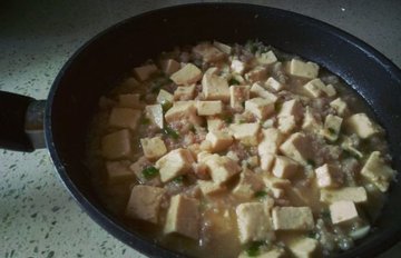 1岁宝宝食谱大全及做法大全之豆腐肉末羹5
