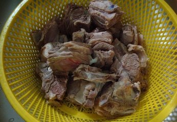 牛排骨汤的做法3