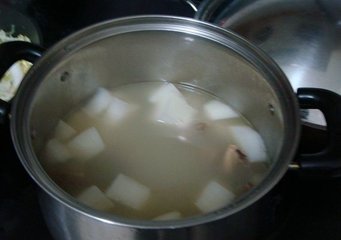 牛排骨汤的做法7