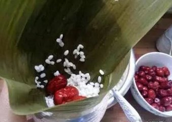 星级大厨MOMO：端午节到了，不会包粽子？用饮料瓶包粽子3