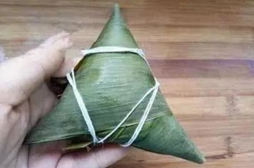 星级大厨MOMO：端午节到了，不会包粽子？用饮料瓶包粽子4