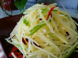 教你小窍门：土豆丝夏天这样做，脆嫩爽口，凉爽开胃1