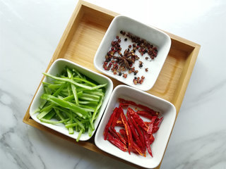 教你小窍门：土豆丝夏天这样做，脆嫩爽口，凉爽开胃3