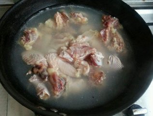 粤菜大厨：炖鸡别总傻傻加水煮！3