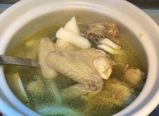 粤菜大厨：炖鸡别总傻傻加水煮！5