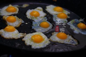 夏天经常吃：苦瓜炒荷包蛋，清凉去火6