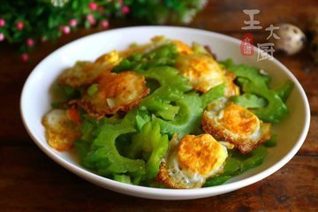 夏天经常吃：苦瓜炒荷包蛋，清凉去火14
