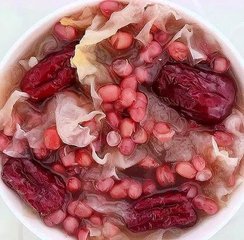 夏天美白淡斑显年轻，女人多吃“天然玻尿酸”1