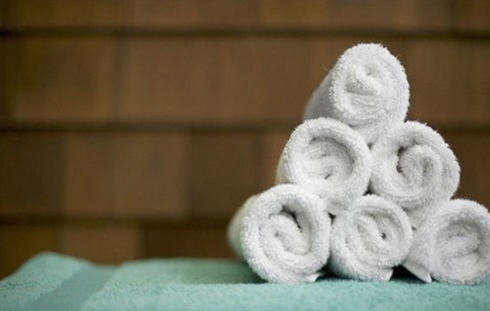 怎样给冰箱快速除霜？图解5分钟快速除冰箱结霜的技巧5