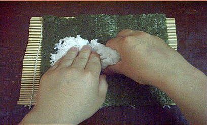 做寿司的步骤分几步？怎么做寿司？1