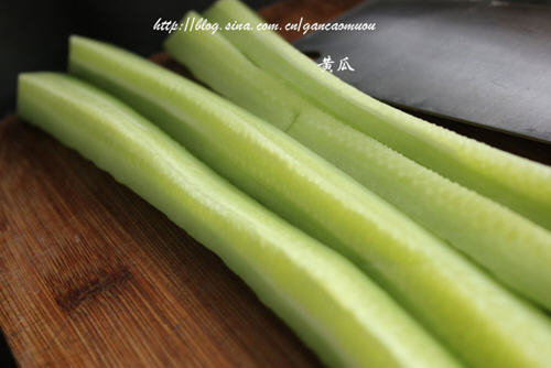 黄瓜切条的方法图解-黄瓜切条怎么切1