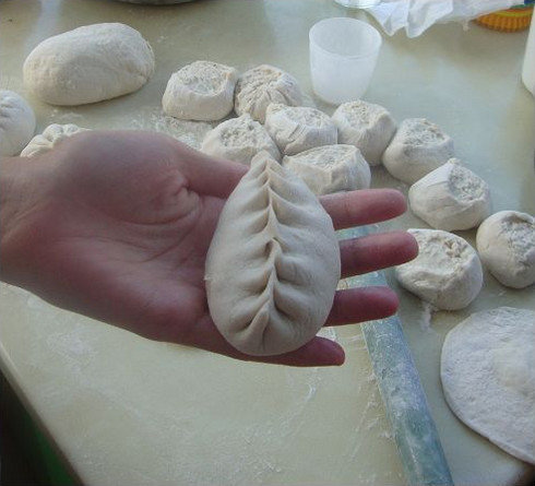 图解详细的柳叶饺子的包法4