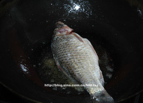 怎么煎鱼不掉皮-煎鱼不掉皮的五个妙招3