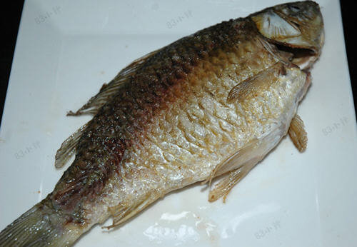 怎么煎鱼不掉皮-煎鱼不掉皮的五个妙招4