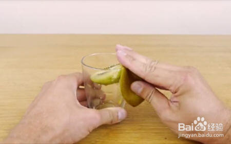 奇异果怎么去皮-图解奇异果快速去皮的方法8