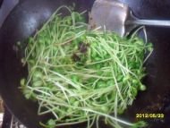 清炒绿豆苗6