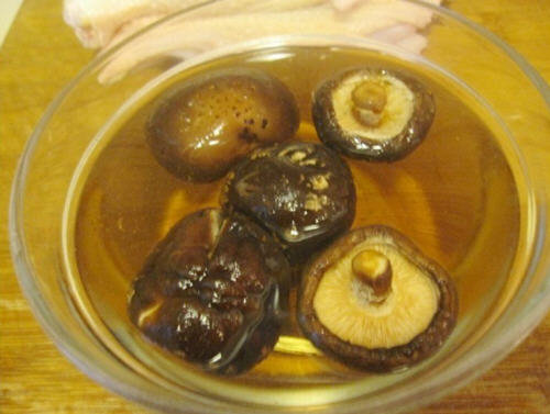 泡过的香菇过夜能吃吗-香菇泡水过夜还能吃吗3