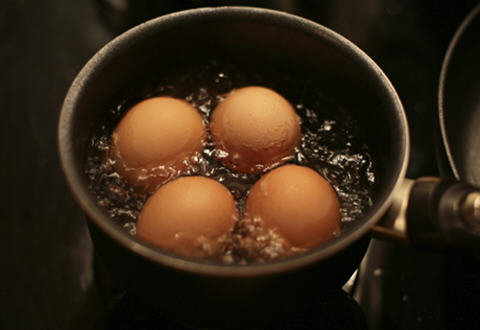 夏天水煮鸡蛋能存放几天-水煮蛋可以放多久1