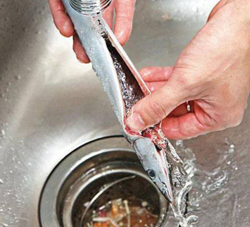 秋刀鱼怎么去除内脏-图解秋刀鱼快速去除内脏的两种方法3