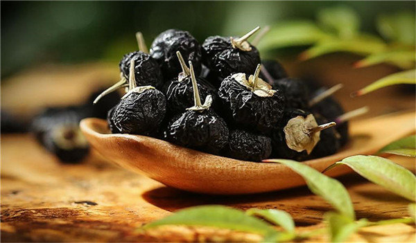 黑枸杞和红枸杞的区别有哪些？1