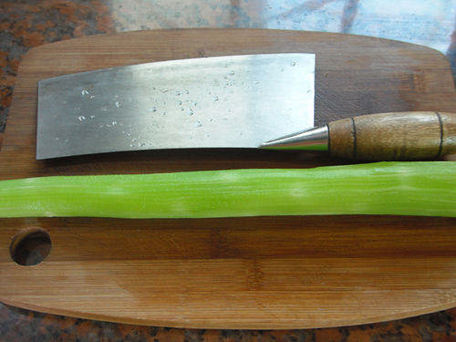 莴笋怎么切片-图解莴笋切片的方法2